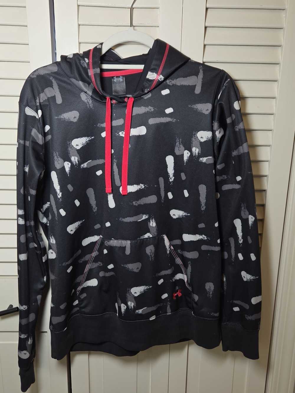 Under Armour Black Hoodie with Pink Drawstrings and Gray Brush Pattern